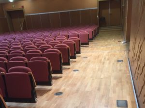 Lire la suite à propos de l’article Restauration parquet salle de spectacle – Archipel Granville